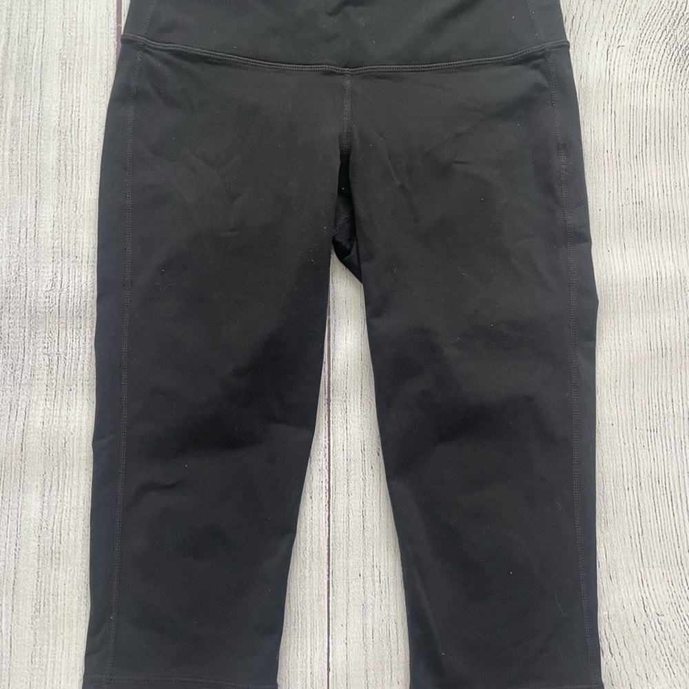 Athleta Black Compression Capris Size Small